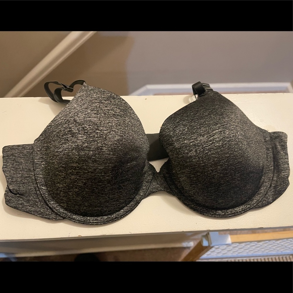 NWT Victoria’s Secret black/gray heathered bra - 36C
